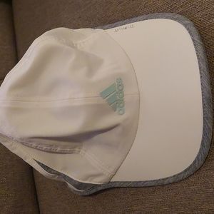 Perfect light Summer cap - Woman's adidas climalite baseball cap